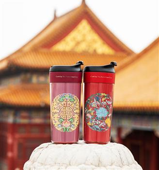 故宮角樓咖啡宮廷隨行杯繡金團(tuán)紋夔龍隨手杯便攜隔熱創(chuàng)意水杯禮物