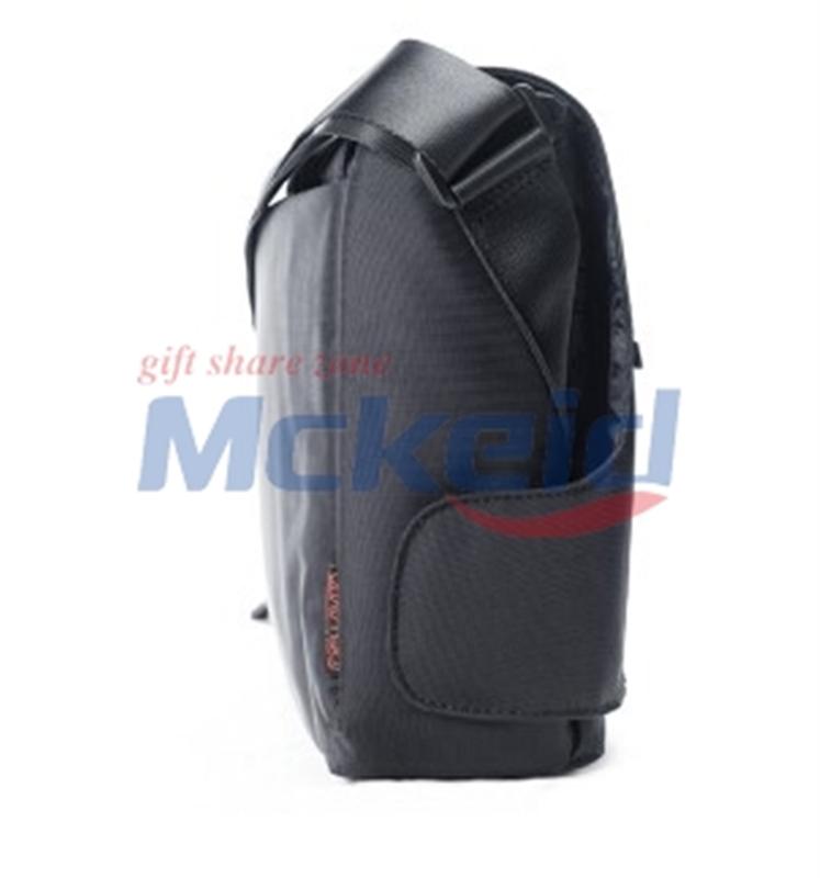 Dellavita德拉瑋特新品斜跨包運(yùn)動(dòng)休閑單肩包 黑色