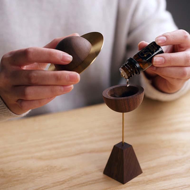 西泠印社 創(chuàng)意胡桃木小行星香薰文具擺件套裝 桌面工藝品商務(wù)禮品組合
